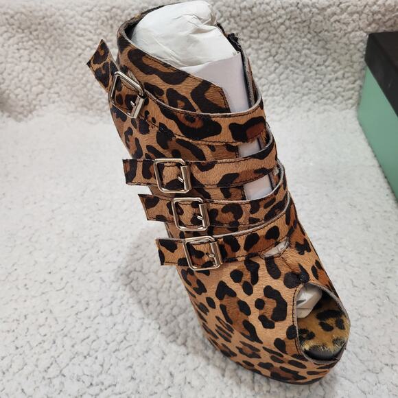 N.Y.L.A. Women's Larilie Cheetah Leather heels  size 6 M US - Picture 3 of 8